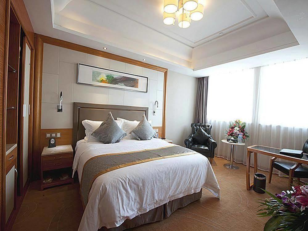 Friend Hotel Shanghai Rum bild